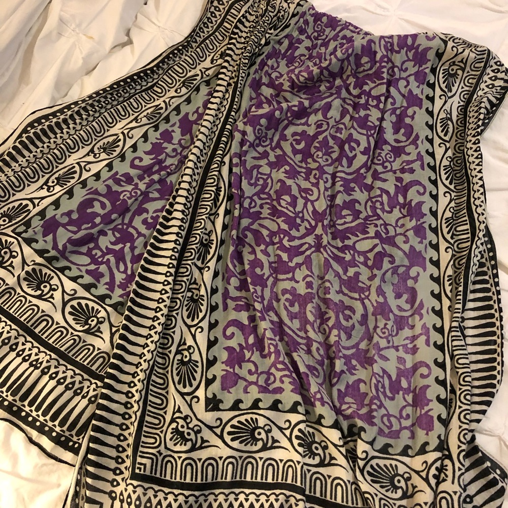 3/20 Beautiful patterned scarf